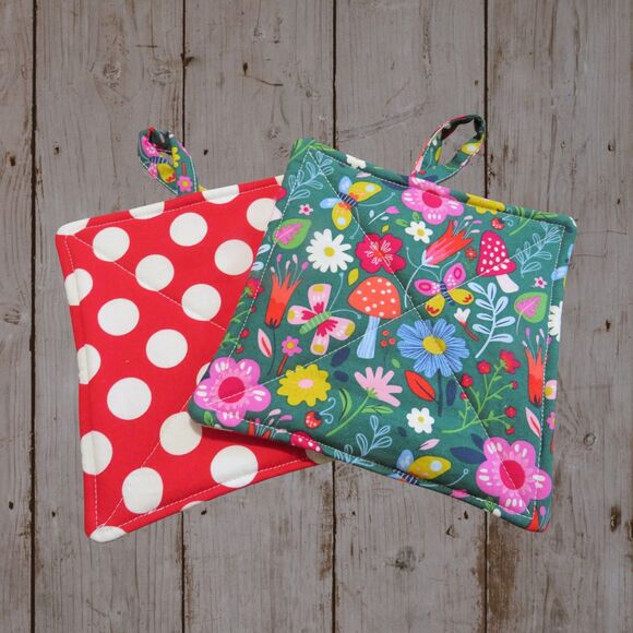 Handmade Potholder, Set of 2, Reversible Mushrooms and Red and White Polka Dot - Picture 1 of 6